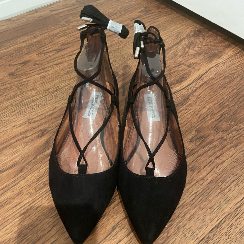 Steve Madden LE Crew black.